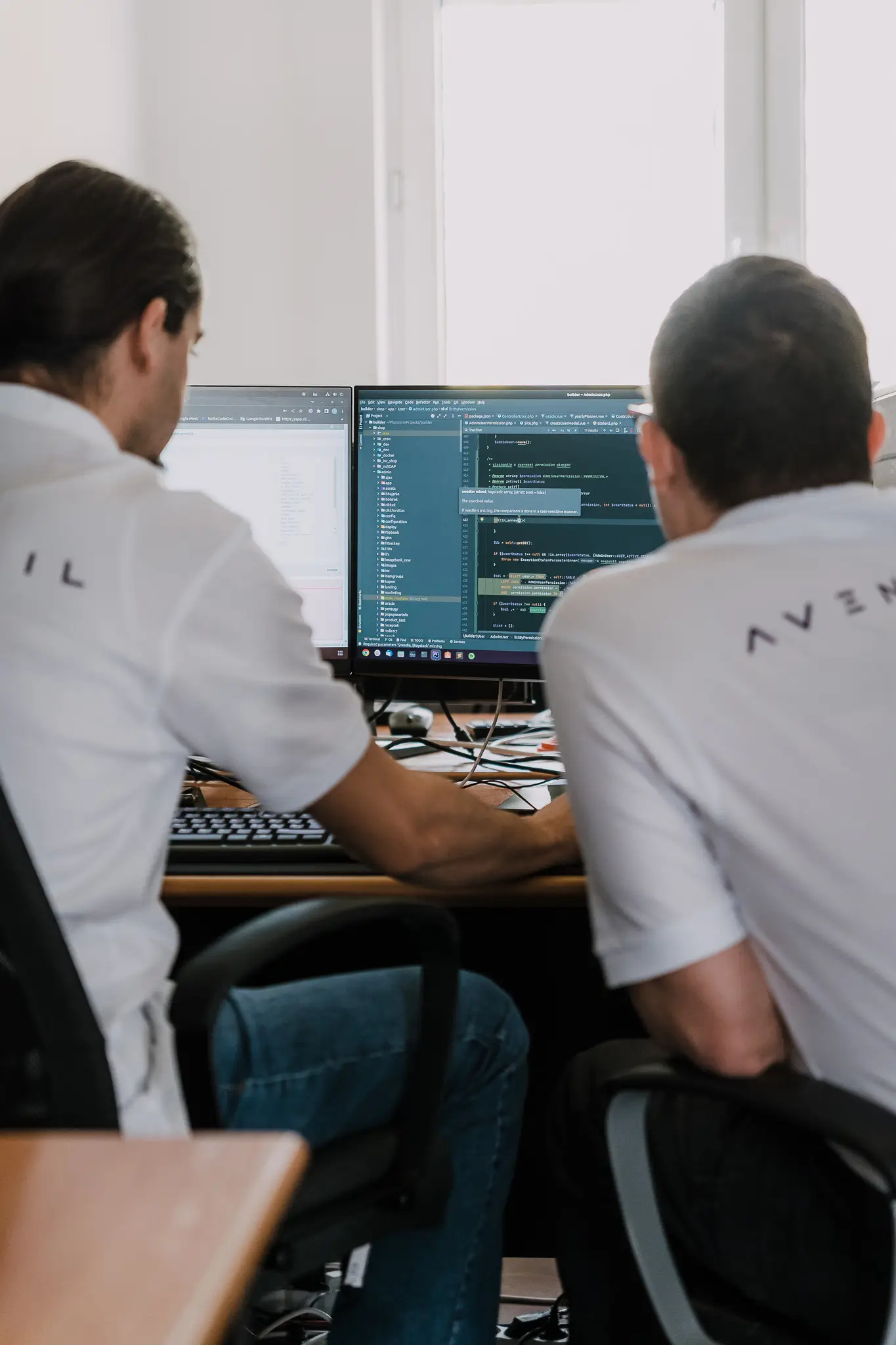 Avensys fejlesztők közös munkában